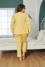 ⁦بيجاما قطن أصفر ثلاث قطع مع ستراس مميز⁩ - الصورة ⁦4⁩